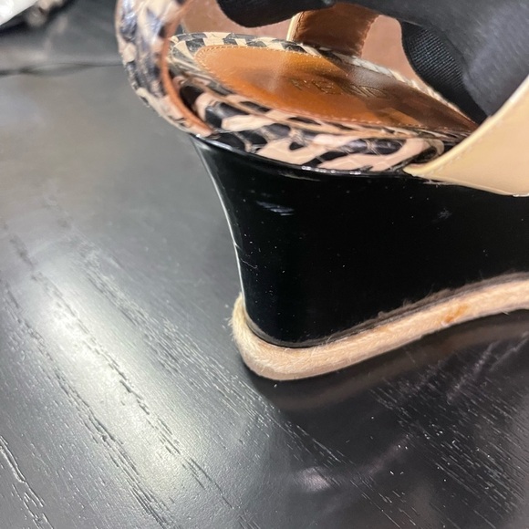 Fendi Carioca Zebra Printed Leather Wedge Sandals - Picture 6 of 12